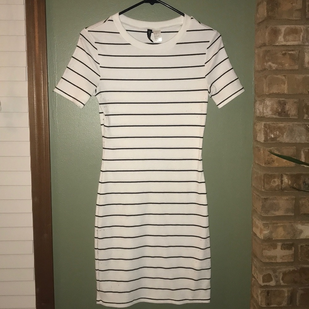 White w black stripes body con